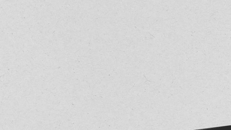 Une main étirant un carré en un rectangle